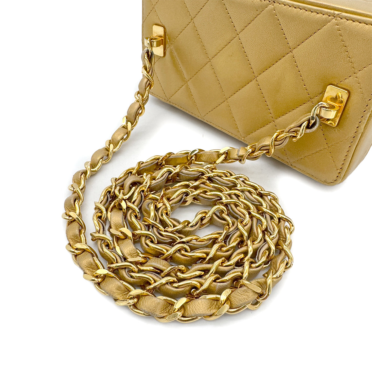 CHANEL VINTAGE CHAIN SHOULDER BANITY BAG GOLD LAMB SKIN 90293506