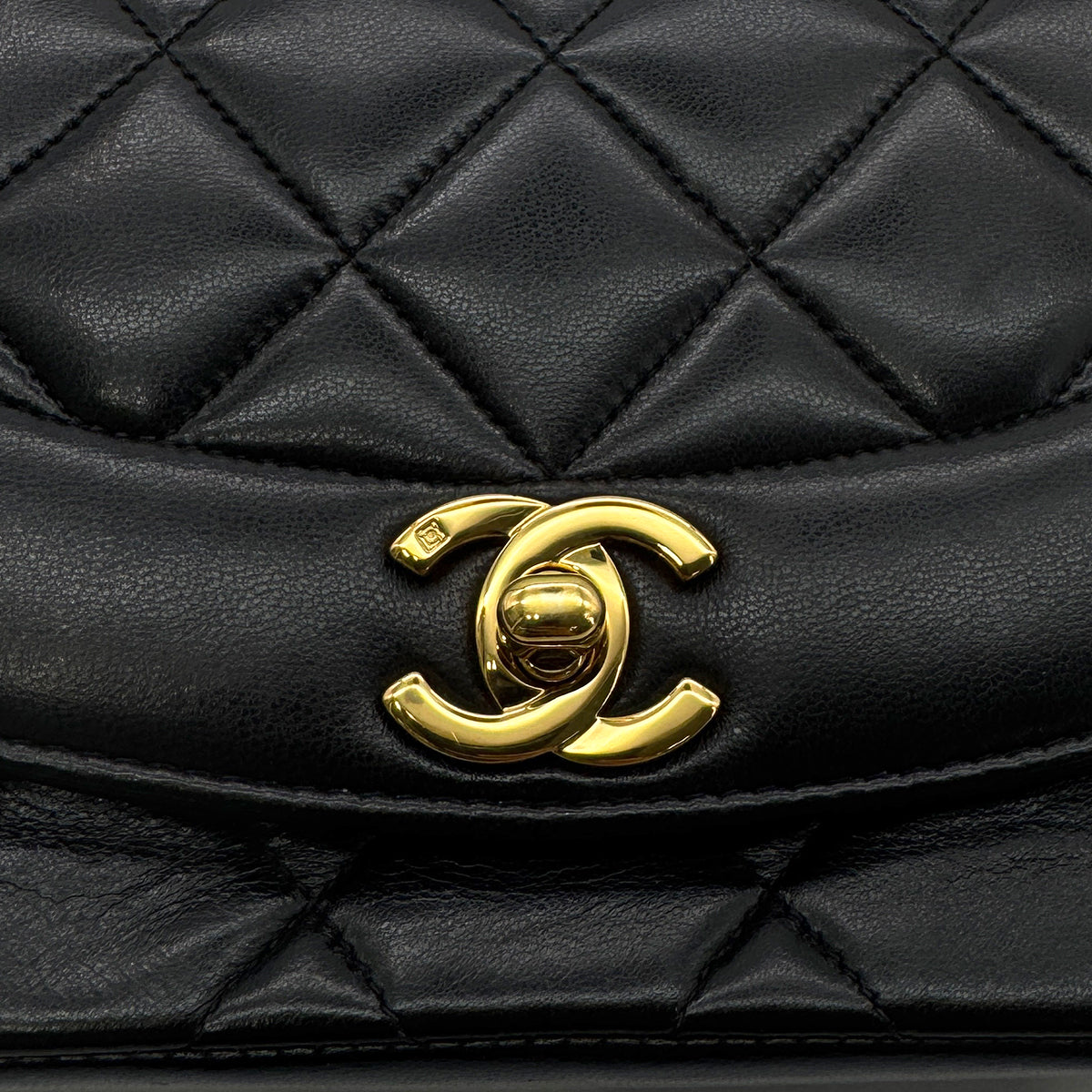 CHANEL VINTAGE DIANA SMALL CHAIN SHOULDER BAG BLACK LAMB SKIN 90293513
