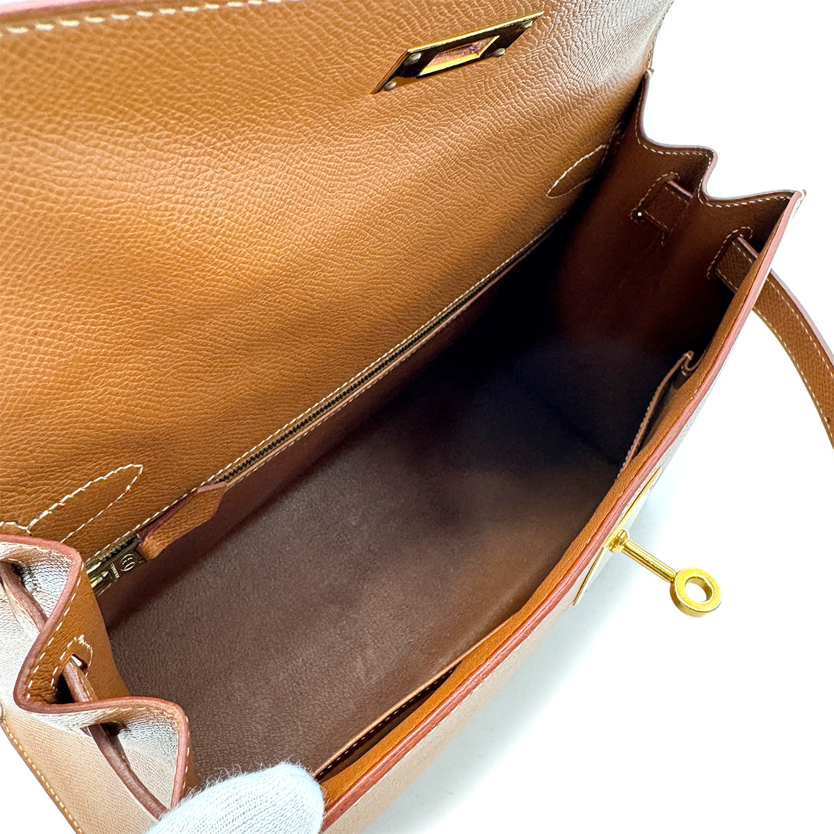 HERMES KELLY 28 SELLIER GOLD COUCHEVEL HAND SHOULDER BAG □A GHW 90294176
