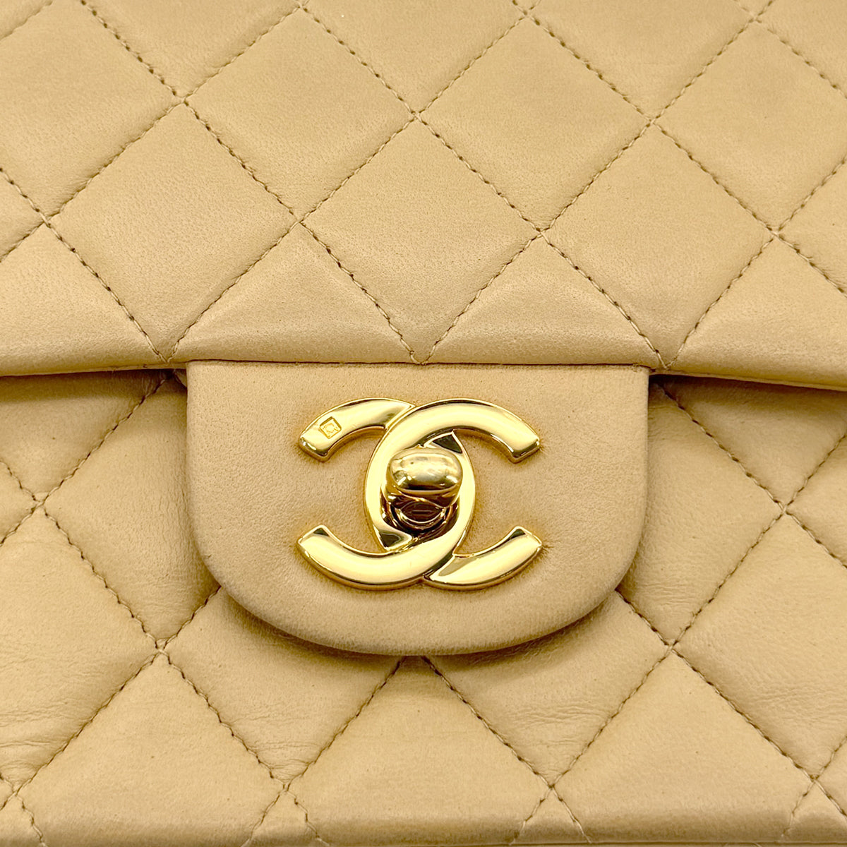 CHANEL VINTAGE CLASSIC FLAP MEDIUM CHAIN SHOULDER BAG BEIGE LAMB SKIN 90294177