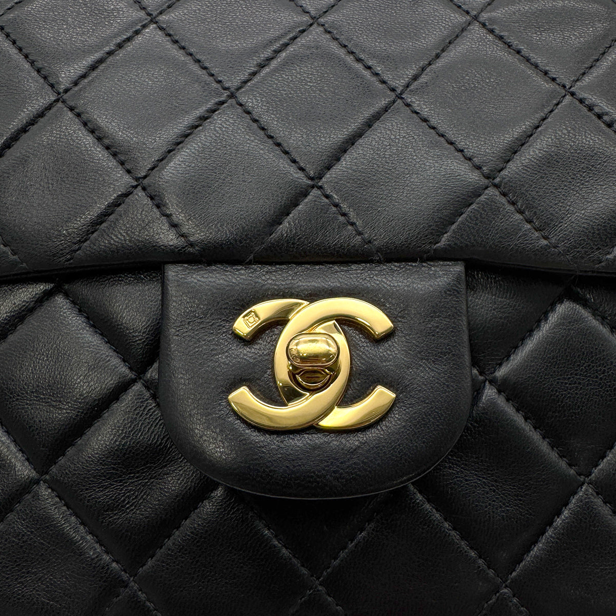 CHANEL VINTAGE CLASSIC FLAP SMALL CHAIN SHOULDER BAG BLACK LAMB SKIN 90294186