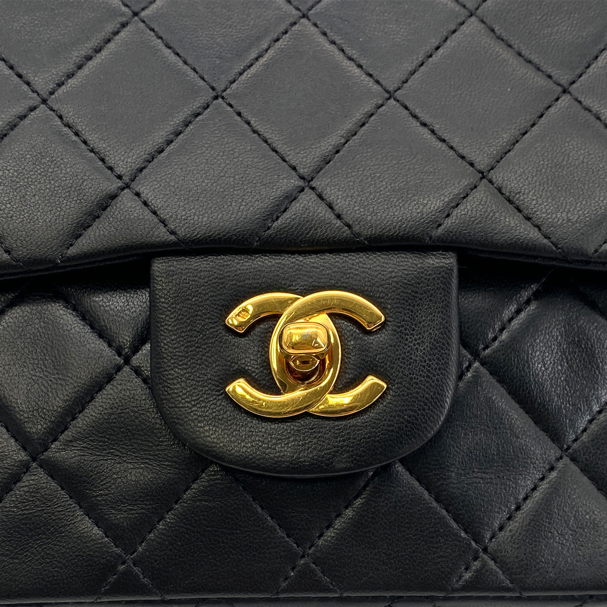 CHANEL VINTAGE CLASSIC FLAP SMALL CHAIN SHOULDER BAG BLACK LAMB SKIN 90294193