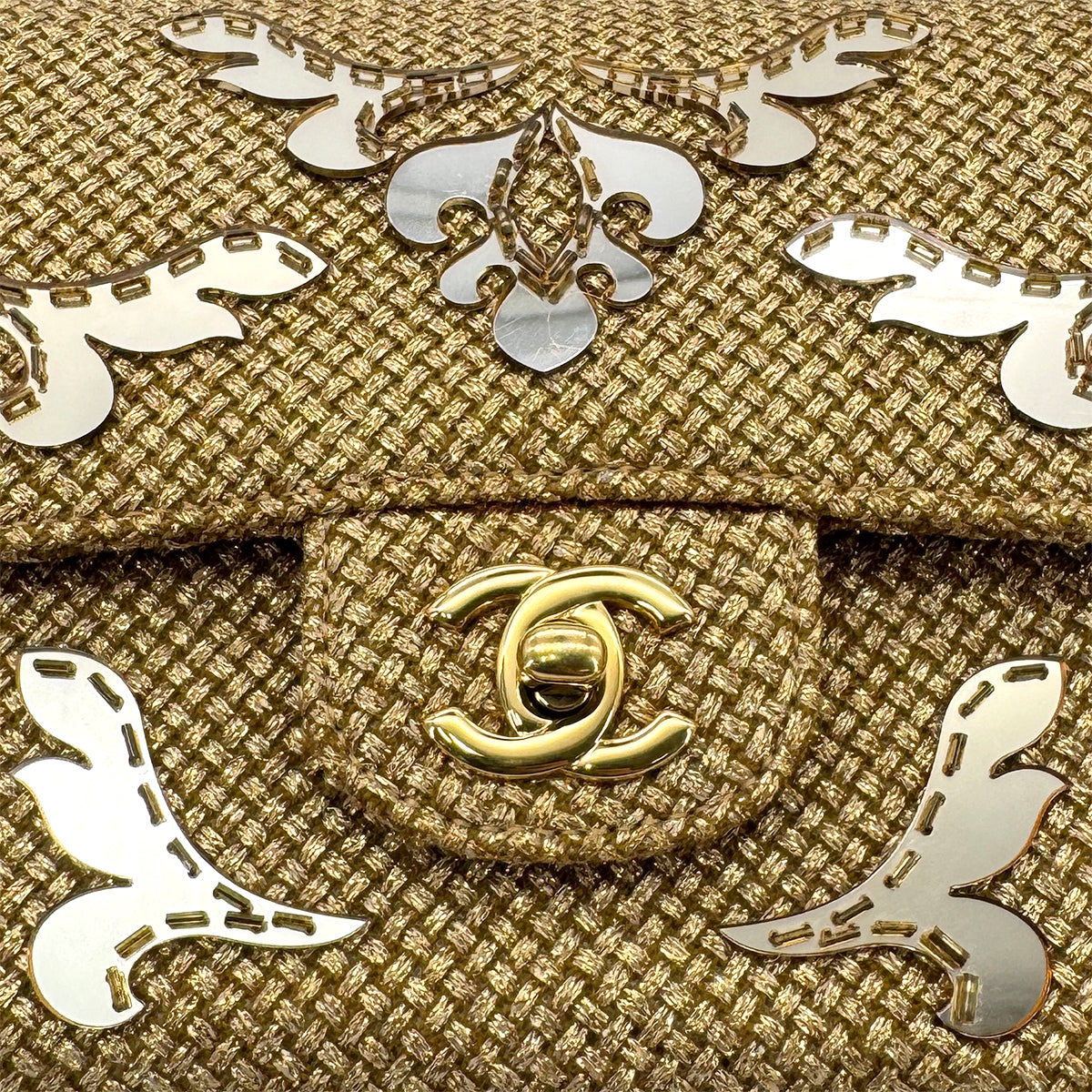 CHANEL MATELASSE FLORAL MOTIF MIRROR CRUISE COLLECTION CHAIN SHOULDER BAG GOLD EMBELLISHED RAFFIA 90294979
