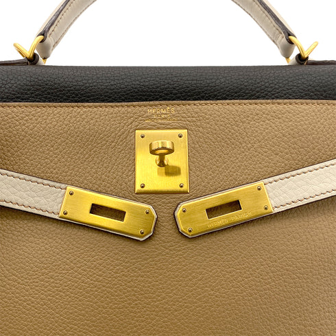 HERMES KELLY 32 RETOURNE TRICOLORE TABAC CAMEL ARGILE CHOCOLAT TAURILLON CLEMENCE HAND SHOULDER BAG □G GHW 90296446 - PURPOSE