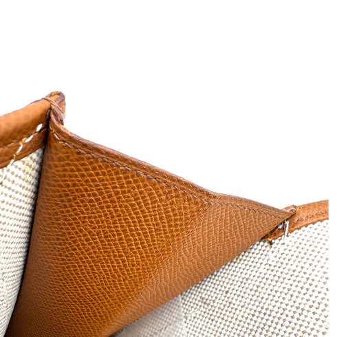 HERMES JIGE GM GOLD COUCHEVEL CLUTCH BAG V 90296454 - PURPOSE