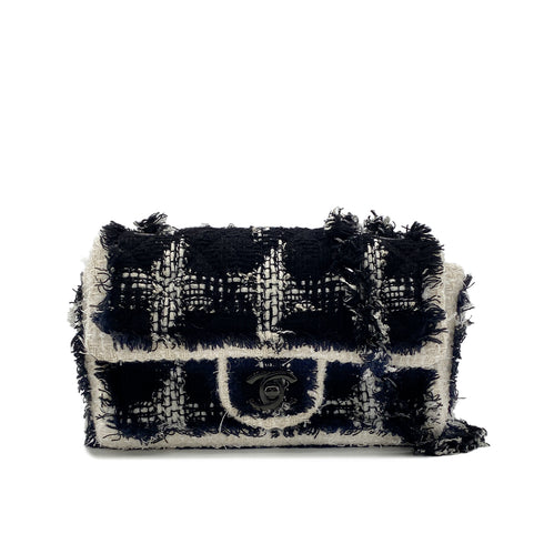 CHANEL MINI MATELASSE 20 CHAIN SHOULDER BAG BLACK WHITE TWEED 90296674 - PURPOSE
