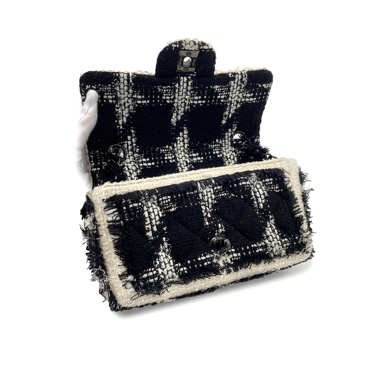 CHANEL MINI MATELASSE 20 CHAIN SHOULDER BAG BLACK WHITE TWEED 90296674
