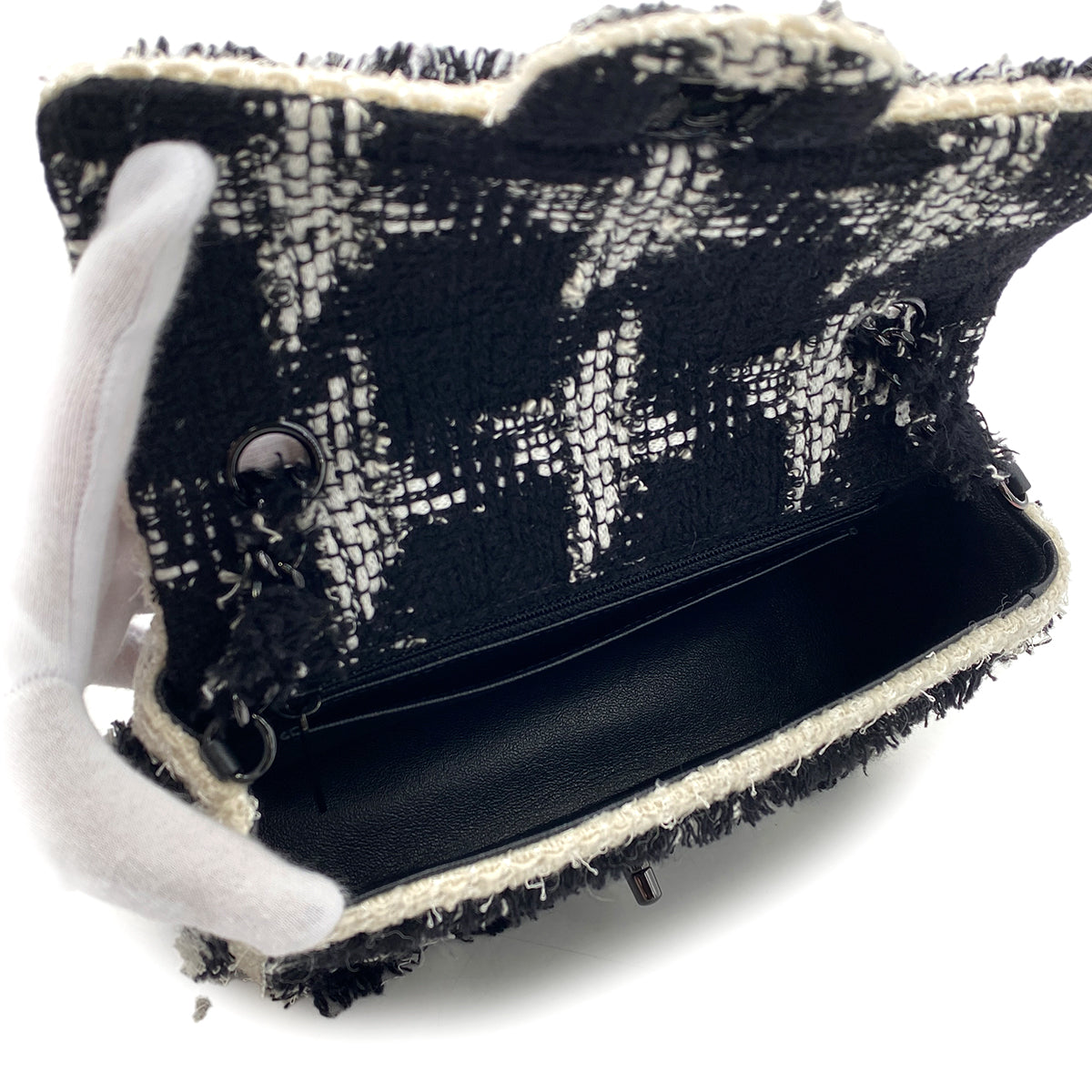 CHANEL MINI MATELASSE 20 CHAIN SHOULDER BAG BLACK WHITE TWEED 90296674