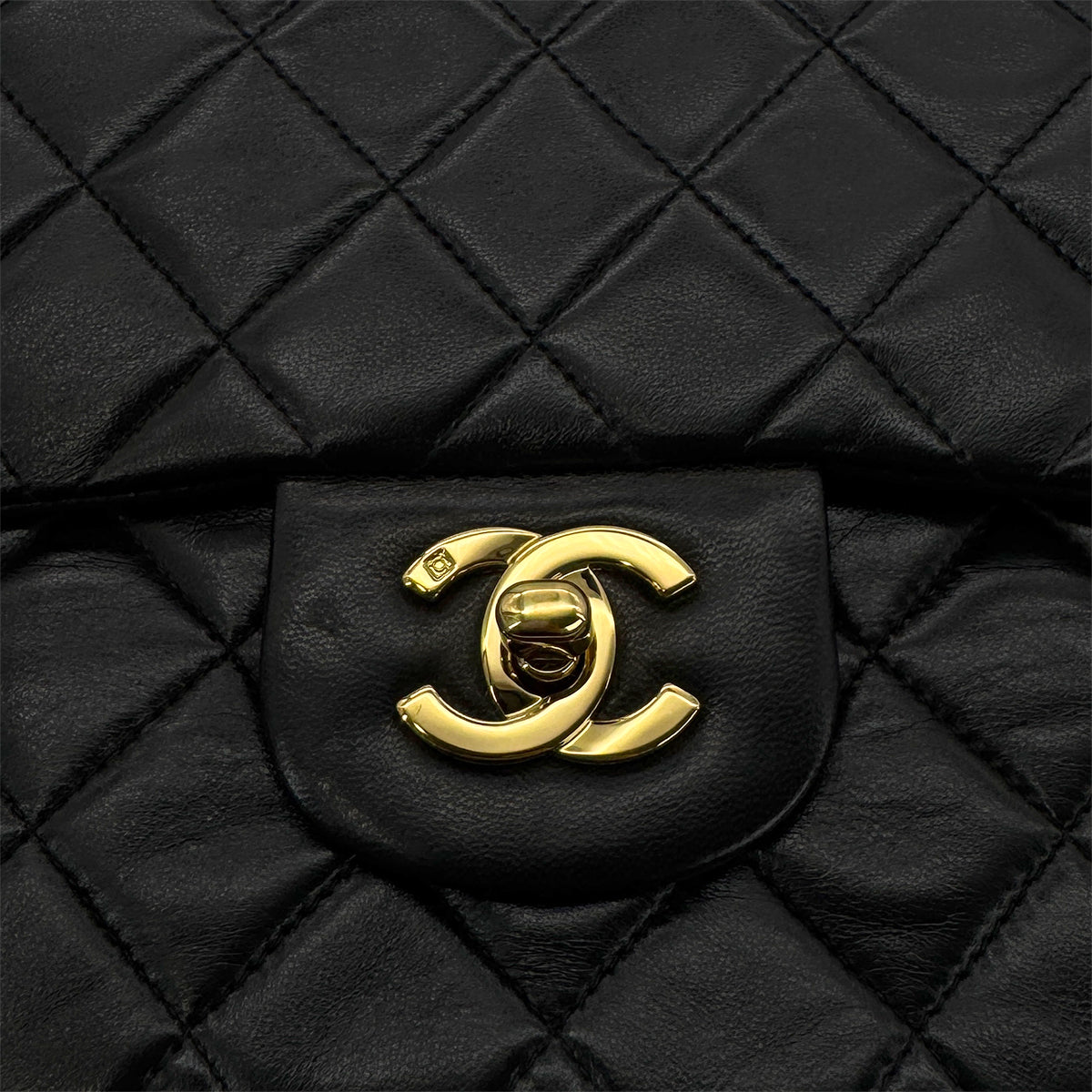 CHANEL VINTAGE CLASSIC FLAP SMALL CHAIN SHOULDER BAG BLACK LAMB SKIN 90299344