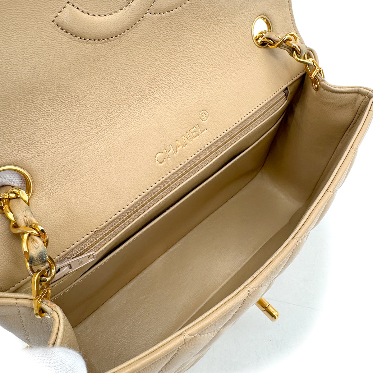 CHANEL VINTAGE MATELASSE HALF MOON CHAIN SHOULDER BAG BEIGE LAMB SKIN 90299348