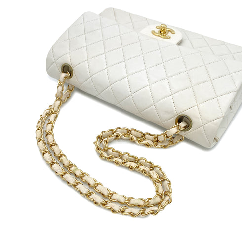 CHANEL VINTAGE CLASSIC FLAP MEDIUM CHAIN SHOULDER BAG WHITE LAMB SKIN 90299560 - PURPOSE