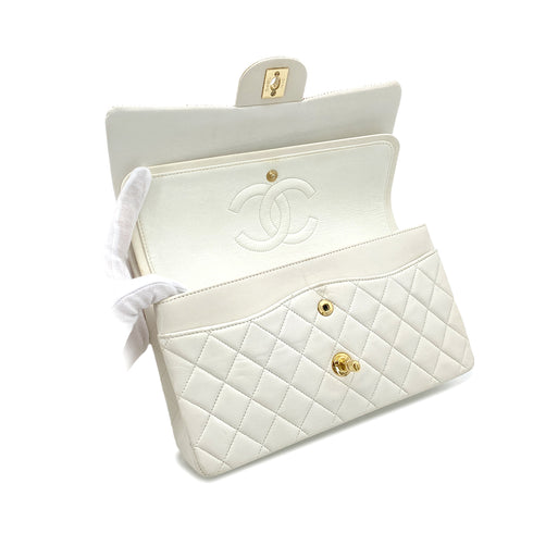 CHANEL VINTAGE CLASSIC FLAP MEDIUM CHAIN SHOULDER BAG WHITE LAMB SKIN 90299560 - PURPOSE