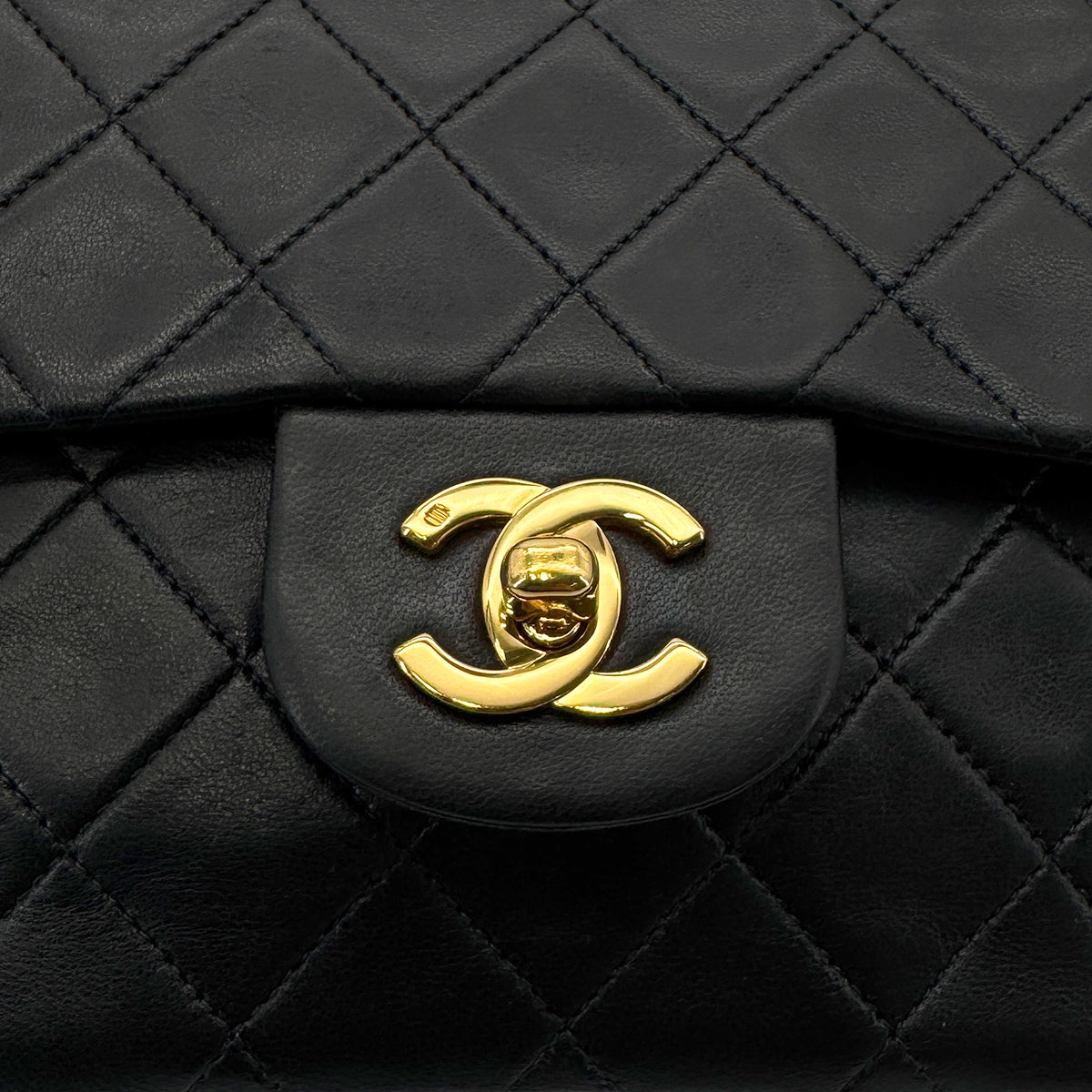 CHANEL VINTAGE CLASSIC FLAP SMALL CHAIN SHOULDER BAG BLACK LAMB SKIN 90299569