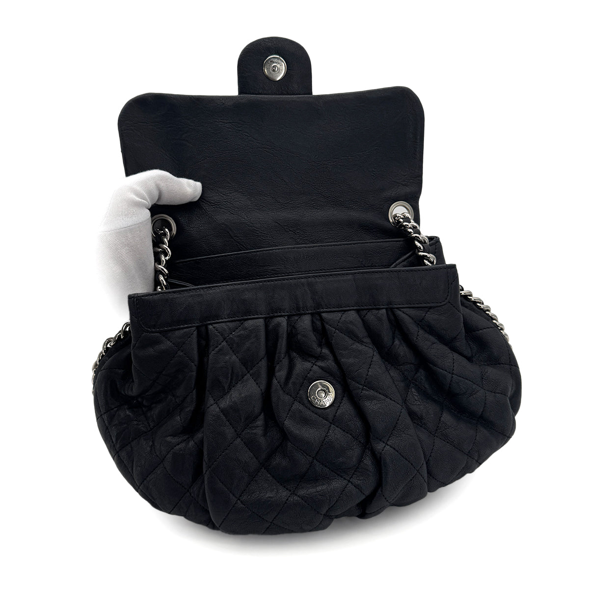 CHANEL MATELASSE CHAIN AROUND SHOULDER BAG NAVY LEATHER 90299755