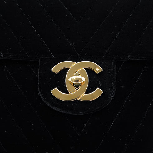 CHANEL VINTAGE MAXI CHEVRON CHAIN SHOULDER BAG BLACK VELOR 90301702 - PURPOSE