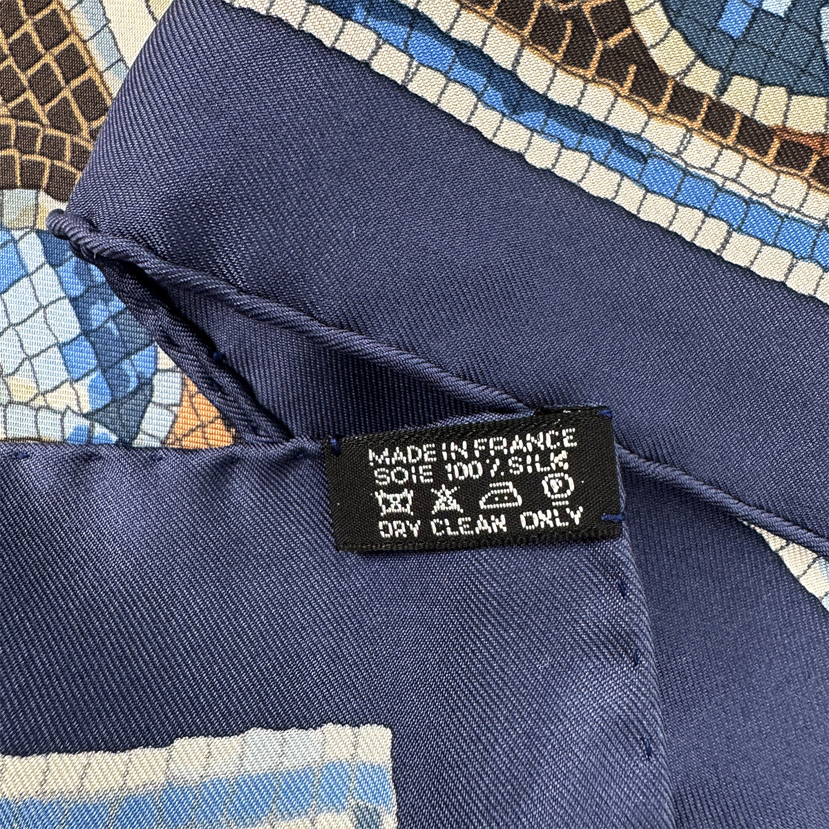 HERMES CARRE 90 PAVEMENT SCARF SILK NAVY 90302652