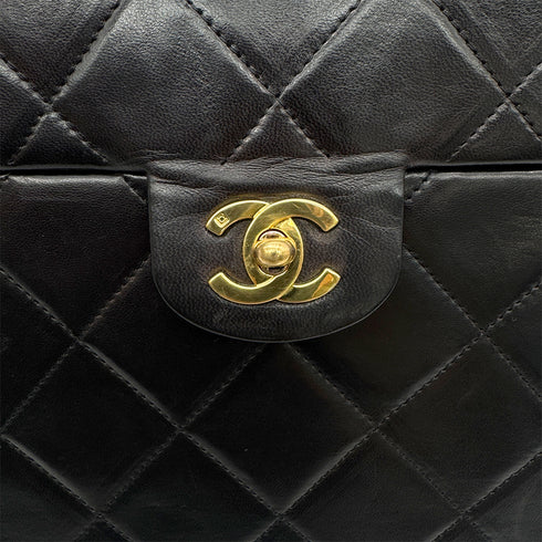 CHANEL VINTAGE MATELASSE VANITY HAND BAG BLACK LEATHER 90303611