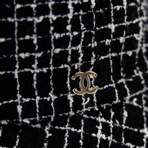 CHANEL HAT COCOMARK BLACK WHITE TWEED L ACCESSORY 90307933 - PURPOSE
