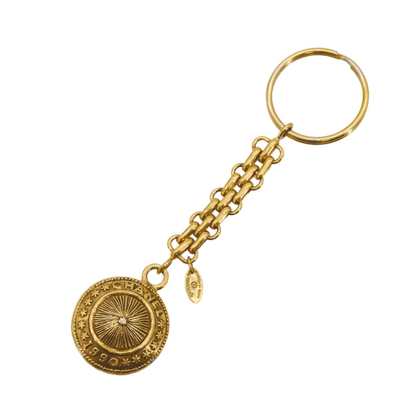 CHANEL VINTAGE CHARM KEY HOLDER LOGO 1990 GOLD ACCESSORY 90309784 - PURPOSE