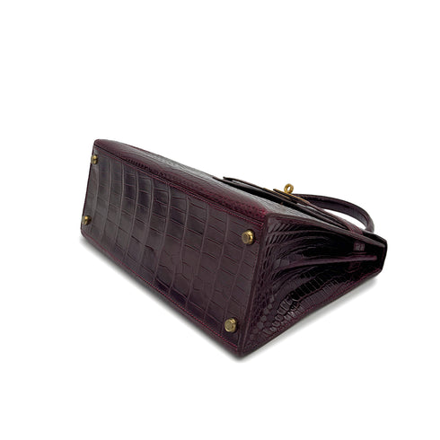 HERMES KELLY 28 SELLIER BORDEAUX CROCODILE HAND BAG 2004 CIRCLE H GOLD HARDWARE 90310278 - PURPOSE