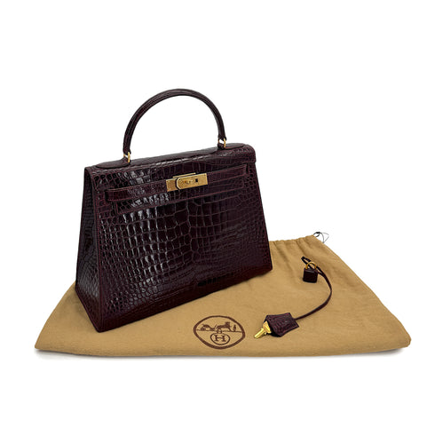 HERMES KELLY 28 SELLIER BORDEAUX CROCODILE HAND BAG 2004 CIRCLE H GOLD HARDWARE 90310278 - PURPOSE