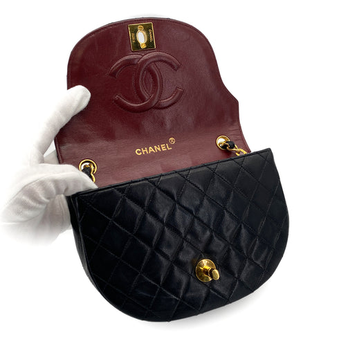 VINTAGE CHANEL MATELASSE CHAIN SHOULDER BAG BLACK LAMB SKIN GOLD HARDWARE 90310305