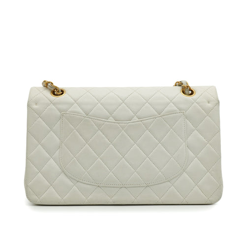 VINTAGE CHANEL CLASSIC FLAP MEDIUM CHAIN SHOULDER BAG WHITE LAMB SKIN GOLD HARDWARE 90341715