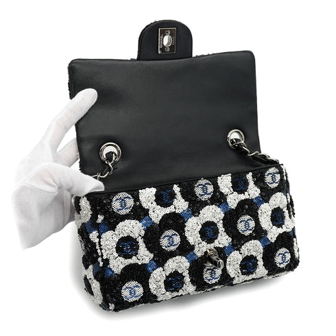CHANEL COCOMARK CAMELLIA CHAIN SHOULDER BAG BLACK WHITE NAVY SEQUINS SILVER HARDWARE 90334167