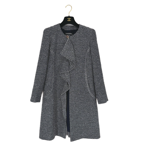 CHANEL_COCO_BUTTON_TWEED_JACKET_2020_CRUISE_COLLECTION_NABY_WHITE_VISCOSE_38_20C_RTW_90311813_JAPAN