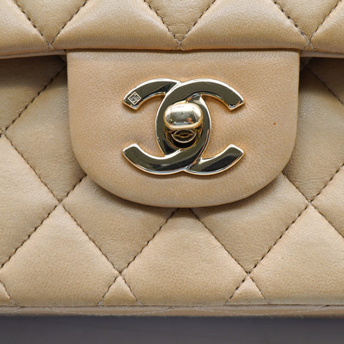 VINTAGE CHANEL CLASSIC FLAP MEDIUM SHOULDER BAG BEIGE LAMB SKIN GOLD HARDWARE 90335306