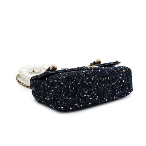 CHANEL MATELASSE FAUX PEARL HAND CHAIN SHOULDER BAG BLACK NAVY SEQUINS LEATHER GOLD HARDWARE 90343005