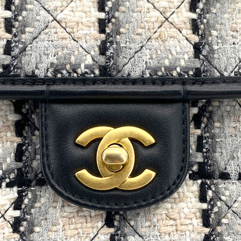 CHANEL MATELASSE TWEED CHAIN HAND SHOULDER BAG BEIGE BLACK GOLD HARDWARE 90324760