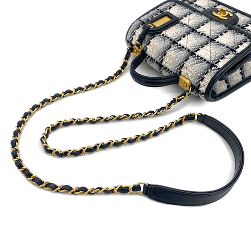 CHANEL MATELASSE TWEED CHAIN HAND SHOULDER BAG BEIGE BLACK GOLD HARDWARE 90324760