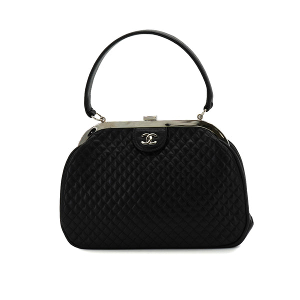 VINTAGE CHANEL MATELASSE HAND BAG BLACK LEATHER SILVER HARDWARE 90344390