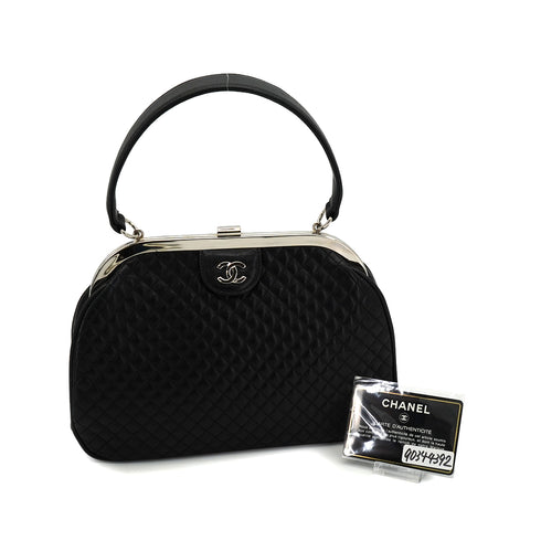 VINTAGE CHANEL MATELASSE HAND BAG BLACK LEATHER SILVER HARDWARE 90344390