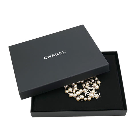 CHANEL NECKLACE COCOMARK FAUX PEARL RHINESTONE WHITE SILVER ACCESSORY A23V 90321031