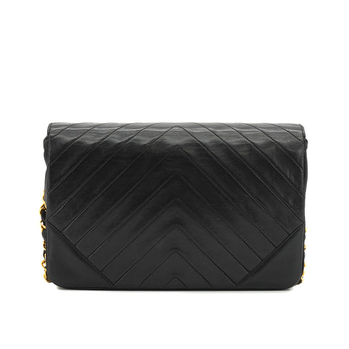 VINTAGE CHANEL CHEVRON V STITCH BLACK CHAIN SHOULDER BAG LAMB SKIN GOLD HARDWARE 90334156