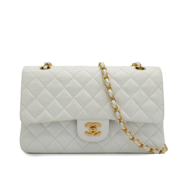 VINTAGE CHANEL CLASSIC FLAP MEDIUM CHAIN SHOULDER BAG WHITE LAMB SKIN GOLD HARDWARE 90334505
