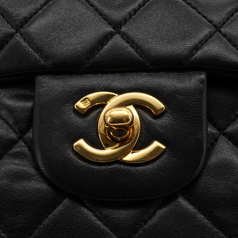 VINTAGE CHANEL CLASSIC FLAP SMALL CHAIN SHOULDER BAG BLACK LAMB SKIN GOLD HARDWARE 90340133