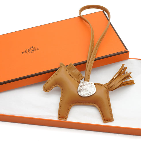 HERMES BAG CHARM RODEO PM TOUCH SESAMI HIMALAYA AGNEAU MILO CROCODILE NILOTICUS MAT 2024 W STAMP 90344393