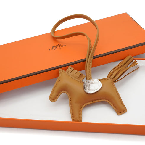 HERMES BAG CHARM RODEO PM TOUCH SESAMI HIMALAYA AGNEAU MILO CROCODILE NILOTICUS MAT 2025 K STAMP 90344392