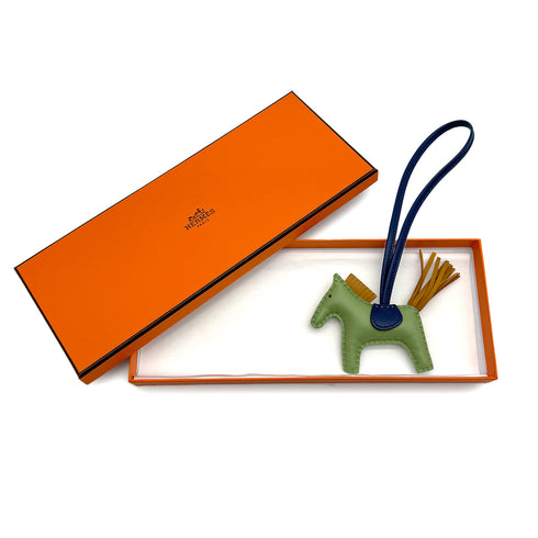 HERMES BAG CHARM RODEO PM VERT CRIQUET BLEU DE MALTE SESAMI AGNEAU MILO 2022 U STAMP 90313675