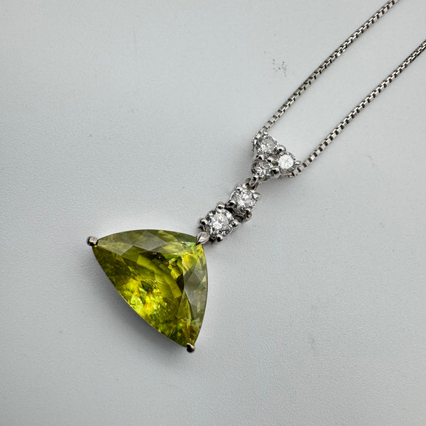 K18WG Sphene Penneck SF3.74 D0.32 59380