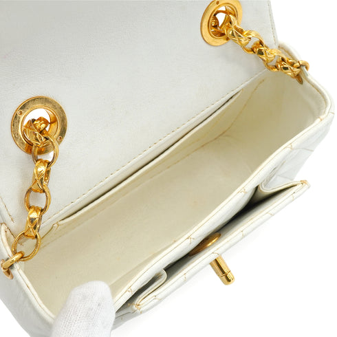VINTAGE CHANEL BIJOU CHAIN SHOULDER BAG WHITE LAMB SKIN GOLD HARDWARE 90348217