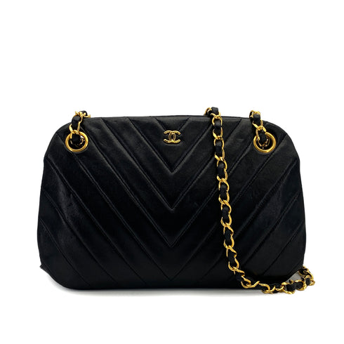 VINTAGE CHANEL CHEVRON CHAIN SHOULDER BAG BLACK LAMB SKIN GOLD HARDWARE 90314367