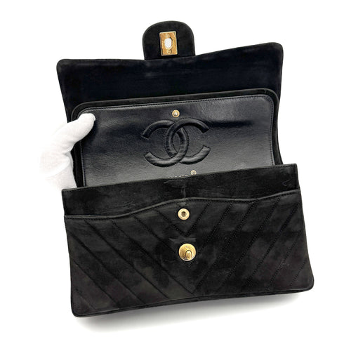 VINTAGE CHANEL CHEVRON CHAIN SHOULDER BAG BLACK SUEDE GOLD HARDWARE 90322286