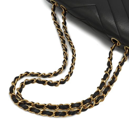 VINTAGE CHANEL CHEVRON V STITCH CHAIN SHOULDER BAG BLACK LAMB SKIN GOLD HARDWARE 90335500