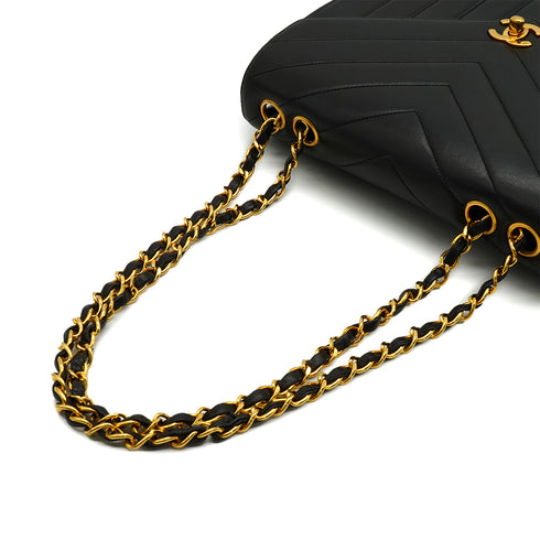VINTAGE CHANEL CHEVRON V STITCH CHAIN SHOULDER BAG BLACK LAMB SKIN GOLD HARDWARE 90339645