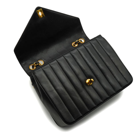 VINTAGE CHANEL CHEVRON V STITCH CHAIN SHOULDER BAG BLACK LAMB SKIN GOLD HARDWARE 90339645