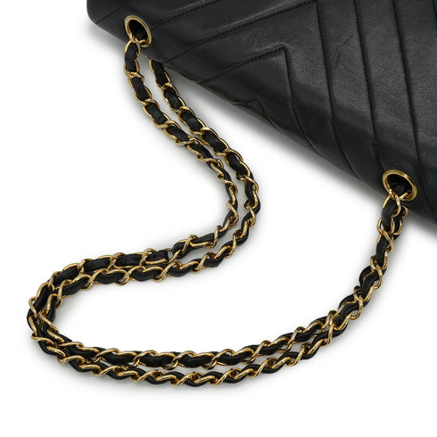 VINTAGE CHANEL CHEVRON V STITCH CHAIN SHOULDER BAG BLACK LAMB SKIN GOLD HARDWARE 90340147